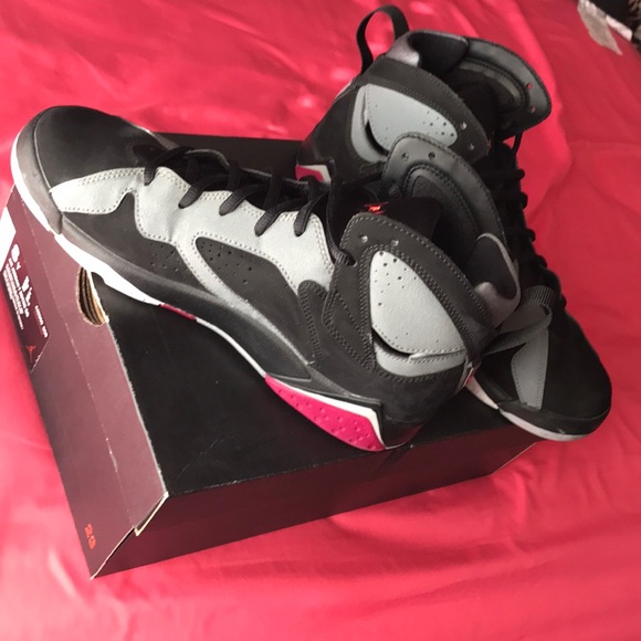 AIR JORDAN 7 RETRO GG PINK/BLACK/GRAY SIZE 8Y - Picture 2 of 6